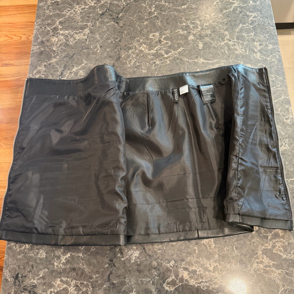 H&M Faux Leather Skirt With Silver Zipper - Picture 3 of 7